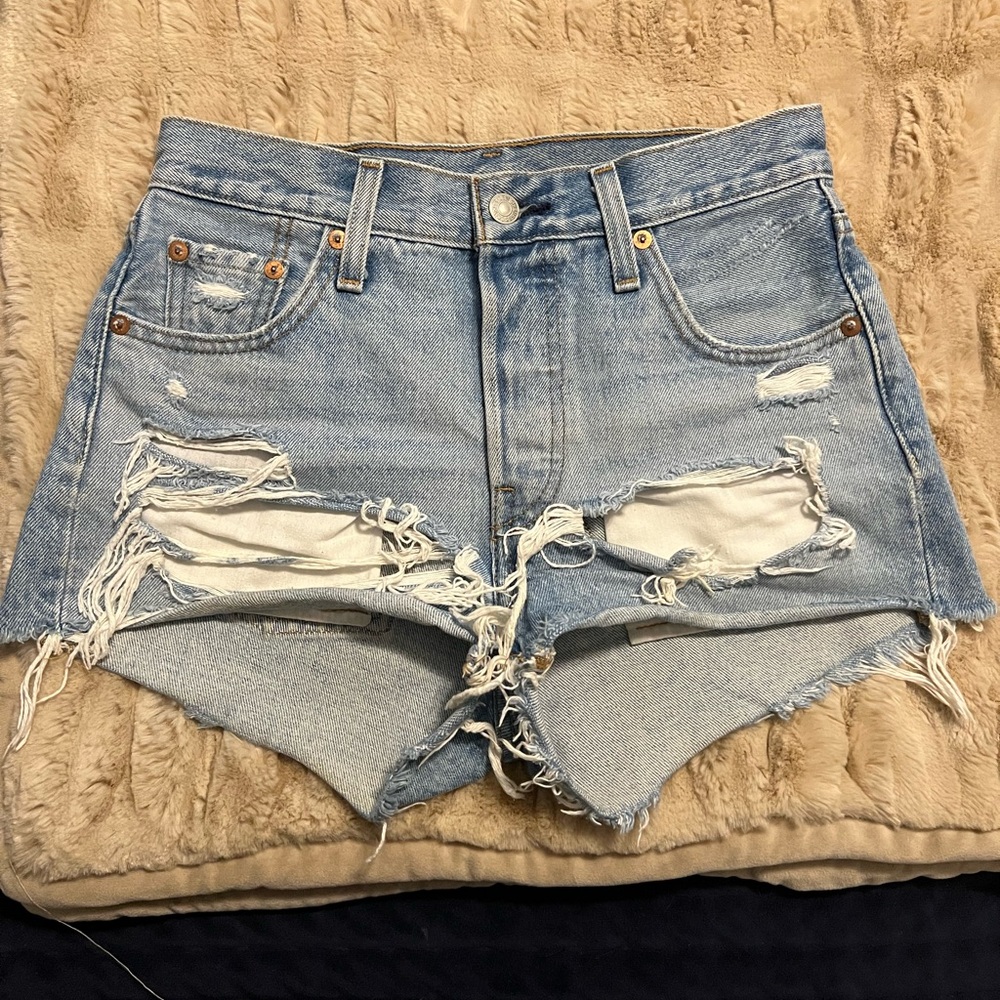 Levis cutoffs